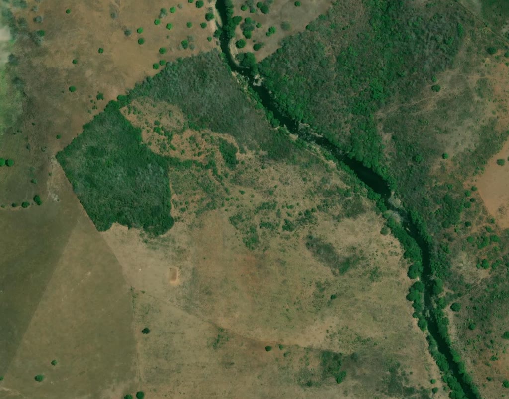 Vista de cima do imóvel com o perímetro, antes de inclinar o terreno em 3D